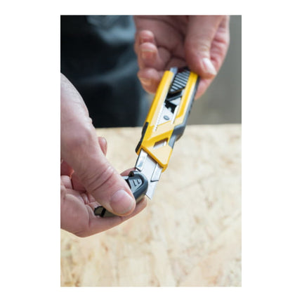 STANLEY cutter knife AUTOLOCK blade width 18 mm length 175 mm ( 4000787675 )