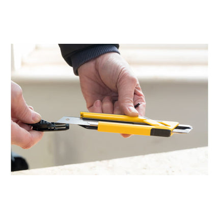 STANLEY cutter knife AUTOLOCK blade width 18 mm length 175 mm ( 4000787675 )