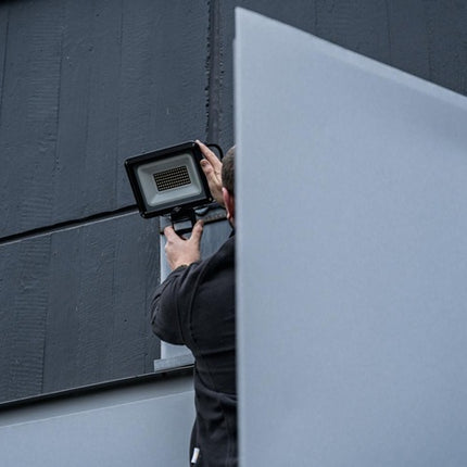 BRENNENSTUHL Proyector LED JARO 7060 P 50 W 5800 lm ( 8000883112 )