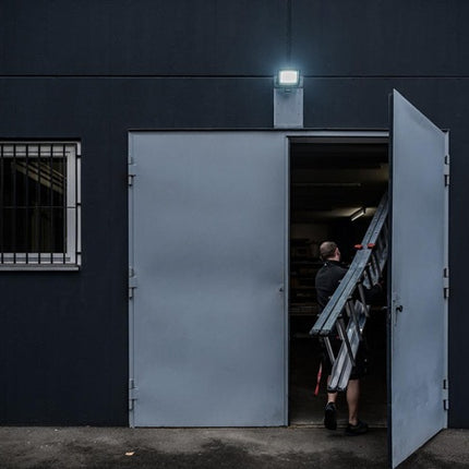 BRENNENSTUHL Proyector LED JARO 7060 P 50 W 5800 lm ( 8000883112 )