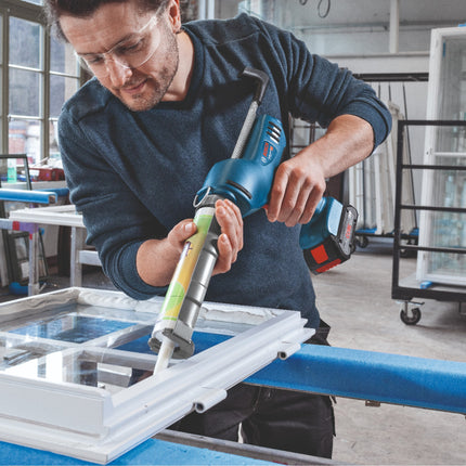 Bosch GCG 18V-310 Professional Akku Kartuschenpresse 18 V 310 ml 3,5 kN + 1x ProCORE Akku 4,0 Ah + Ladegerät