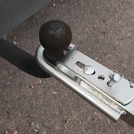 Tow bar ( 4000818362 ) galvanised steel 5.1 kg red-white