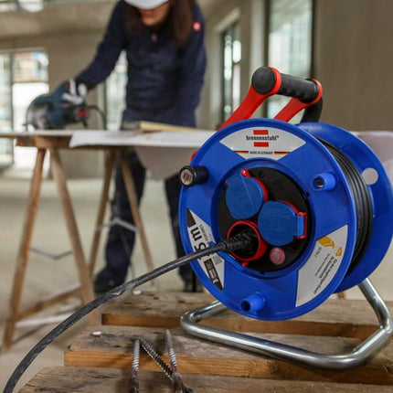 Brennenstuhl cable reel Garant ( 8000337573 ) 25 m rubber-neoprene 3 x 1.5 mm² plastic IP44