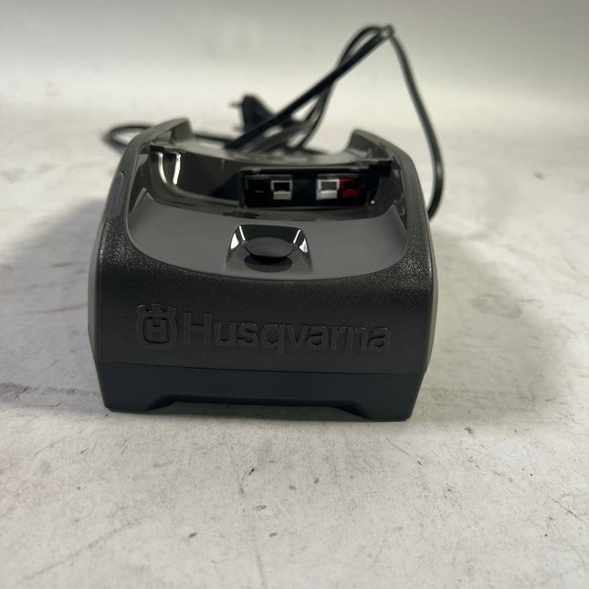 Husqvarna Ladegeraet 40 C80 Neuwertig 0 - toolbrothers
