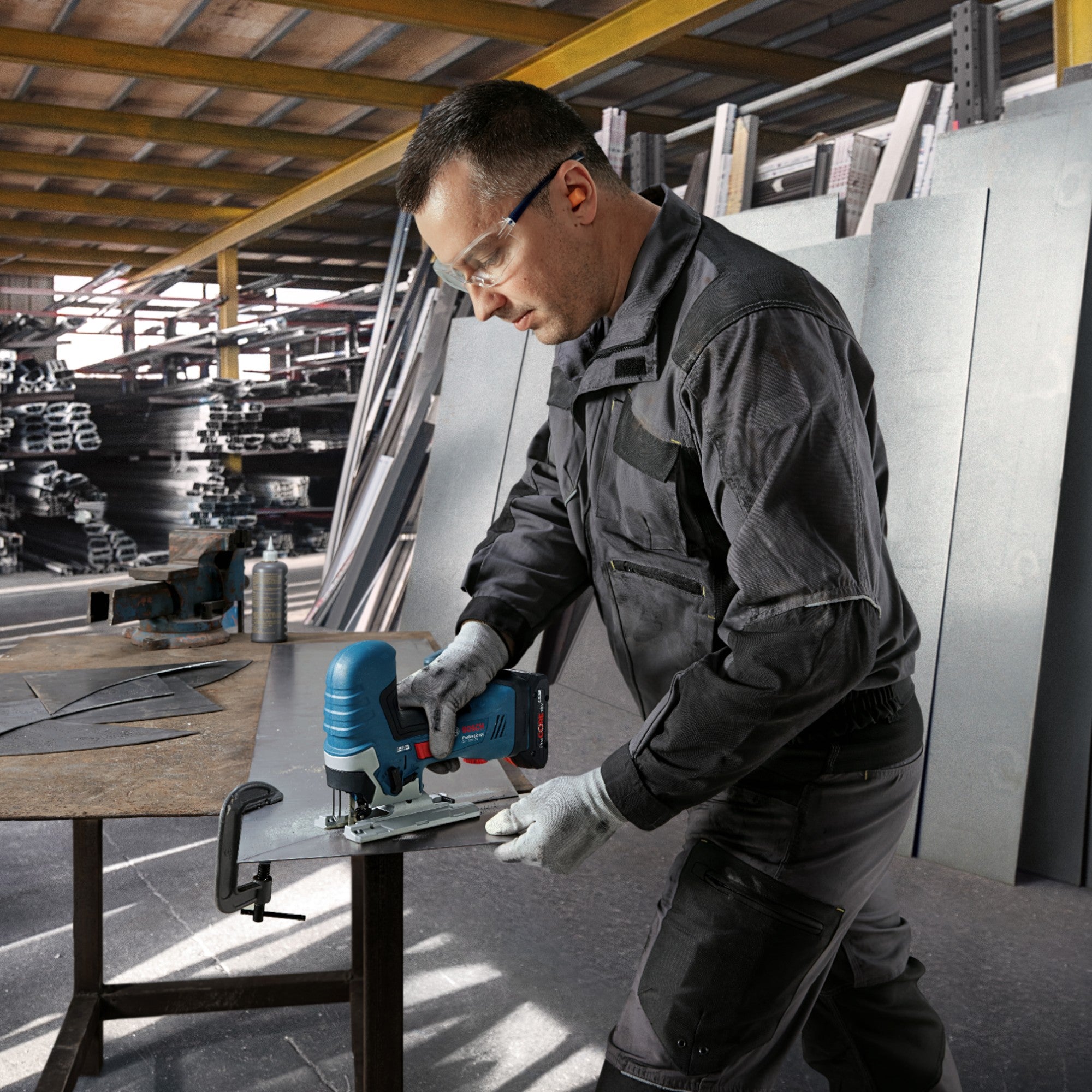 Bosch GST 18V 125 S Professional Akku Stichsaege 18 V 125 mm Brushless 2x Akku 4 0 Ah Ladegeraet 4 - toolbrothers
