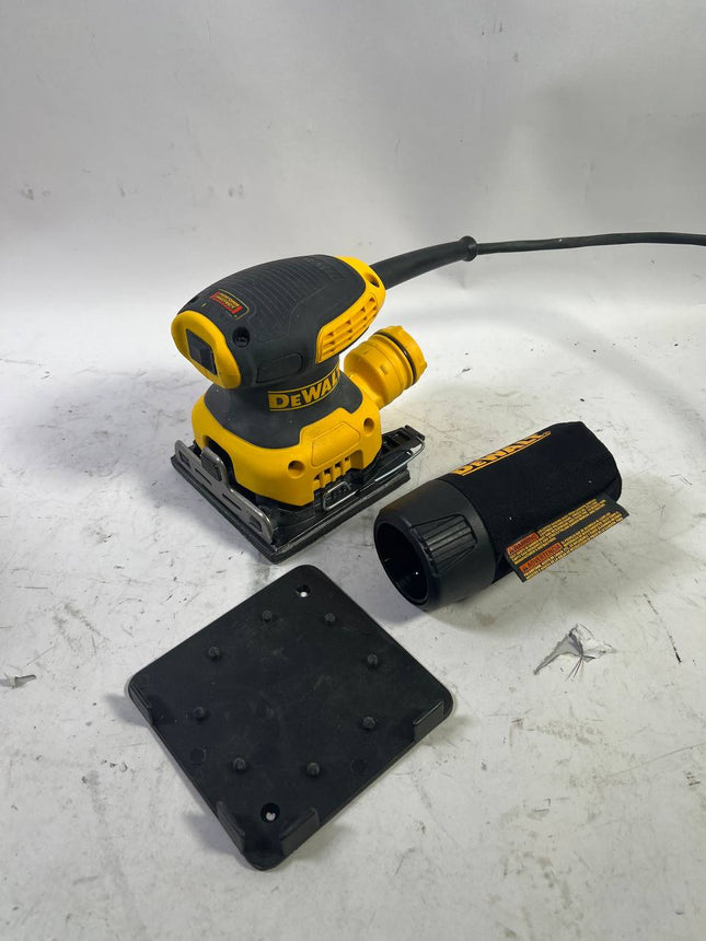 DeWalt DWE 6411 QS Schwingschleifer 230 Watt Klettfix 108 x 115 mm Staubsack Gebraucht 0 - toolbrothers