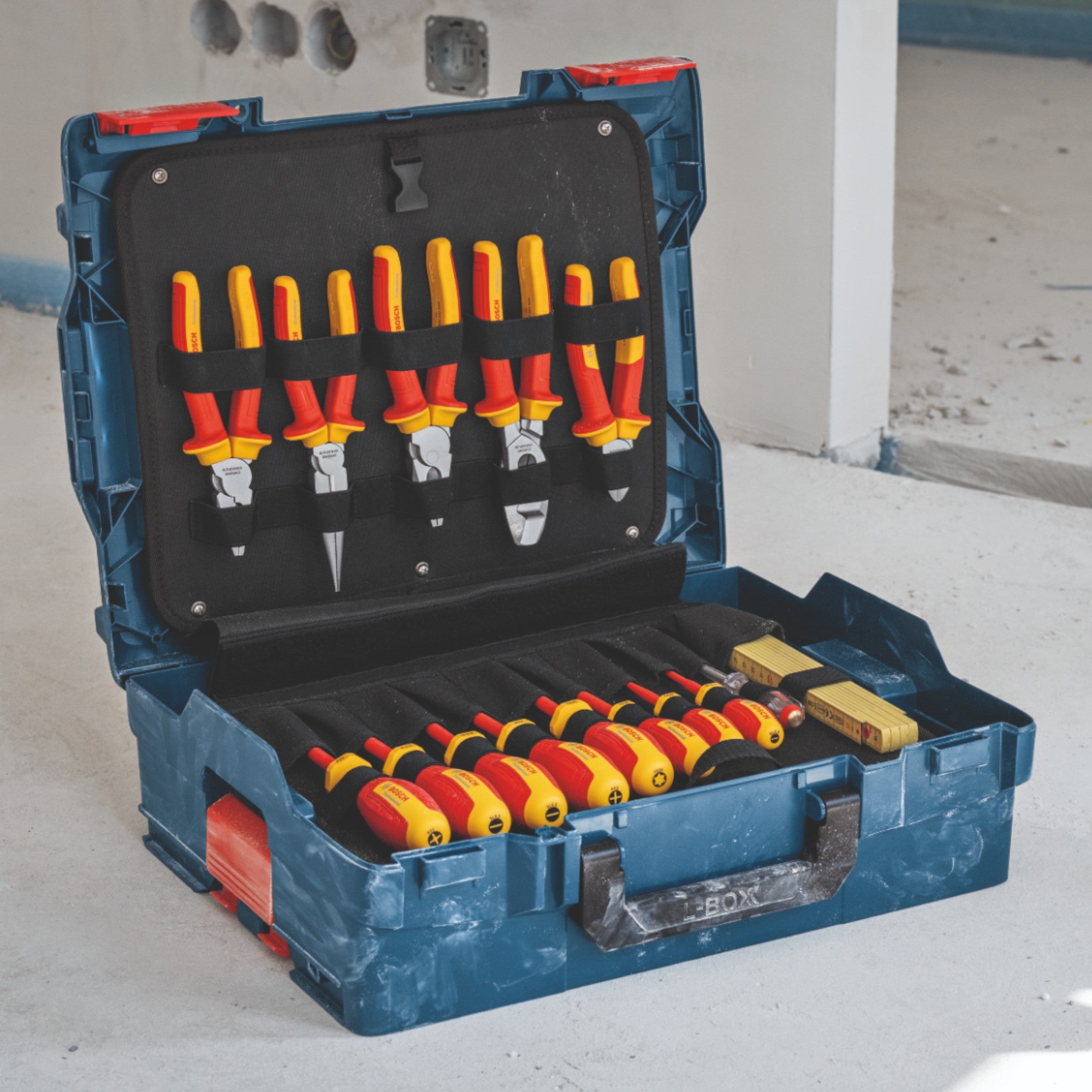 Bosch Professional Handwerkzeug Set 37 tlg L Boxx 1600A02NG4 Schraubendreher Schraubenschluessel Zange fuer Elektriker 1 - toolbrothers