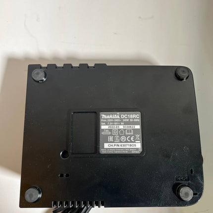 Makita DC 18 RC Akku Schnell Ladegeraet 7 2 V 18 V 195584 2 fuer Li Ion Akku Leicht Gebraucht 3 - toolbrothers