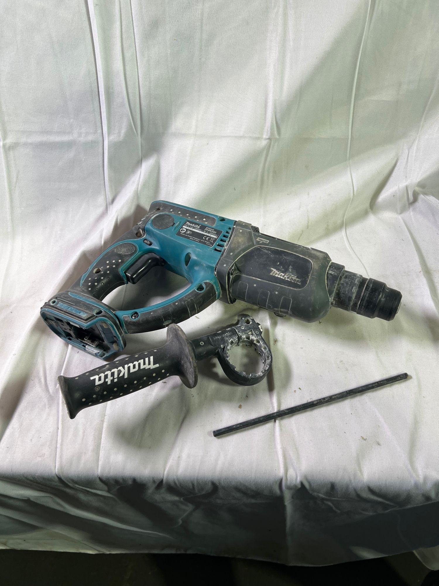Makita DHR 202 Z Akku Bohrhammer 18 V 1 9 J SDS Plus Solo ohne Akku ohne Ladegeraet Reparaturgeraet 0 - toolbrothers