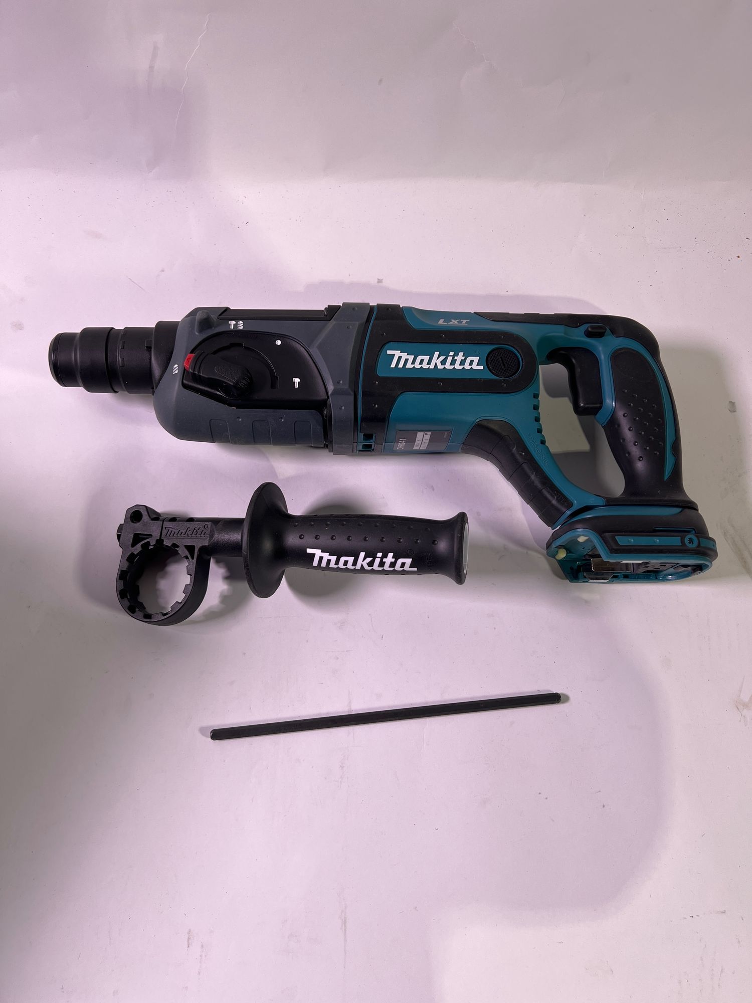 Makita DHR 241 Z Akku Bohrhammer 18 V 2 J SDS Plus Solo ohne Akku ohne Ladegeraet Leicht Gebraucht 0 - toolbrothers