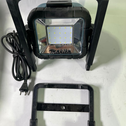 Makita DEADML DML 805 LED Baustrahler 14 4 18 Volt 230 Volt Gebraucht 1 - toolbrothers