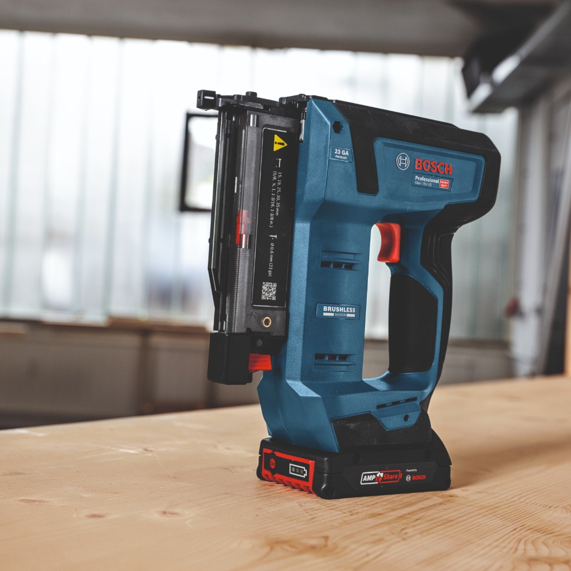 Bosch GNH 18V 35 Akku Holznagler 18 V 0 6 x 15 35 mm Brushless 1x Akku 5 0 Ah ohne Ladegeraet 4 - toolbrothers