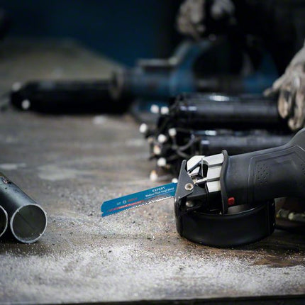 Bosch EXPERT Hoja de sierra de sable para metal duro de grosor medio S 1155 HHM 225 mm 10 piezas ( 2608900376 ) Tecnología de metal duro