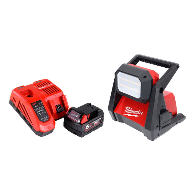 Milwaukee M18 HOAL-501FC Cordless LED Construction Lamp 4000lm 18V + 1x Battery 5.0Ah + Charger
